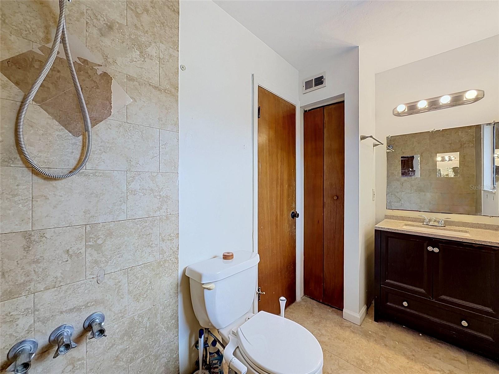 2508 Sw 35th Pl #a6 Property Photo 14