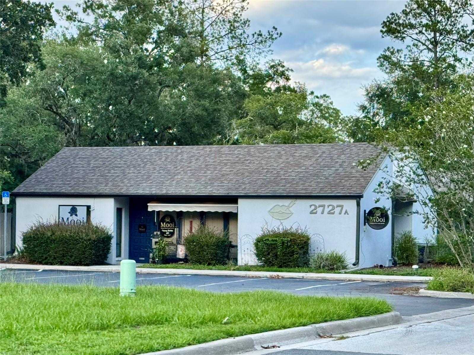 2727 Nw 43rd St Property Photo 1