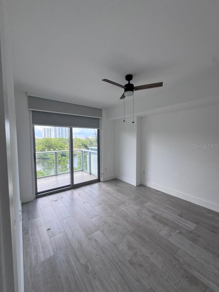 16385 Biscayne Blvd #305 Property Photo 17
