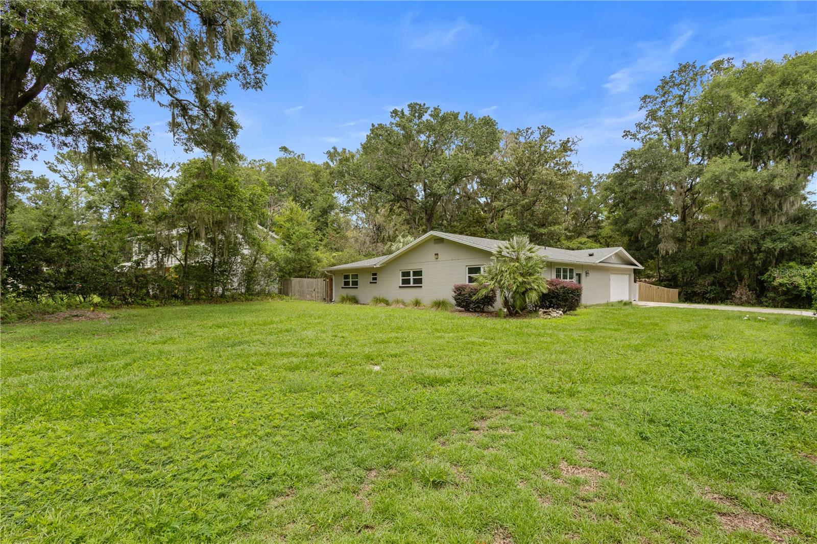 805 Nw 40th Ter Property Photo 4
