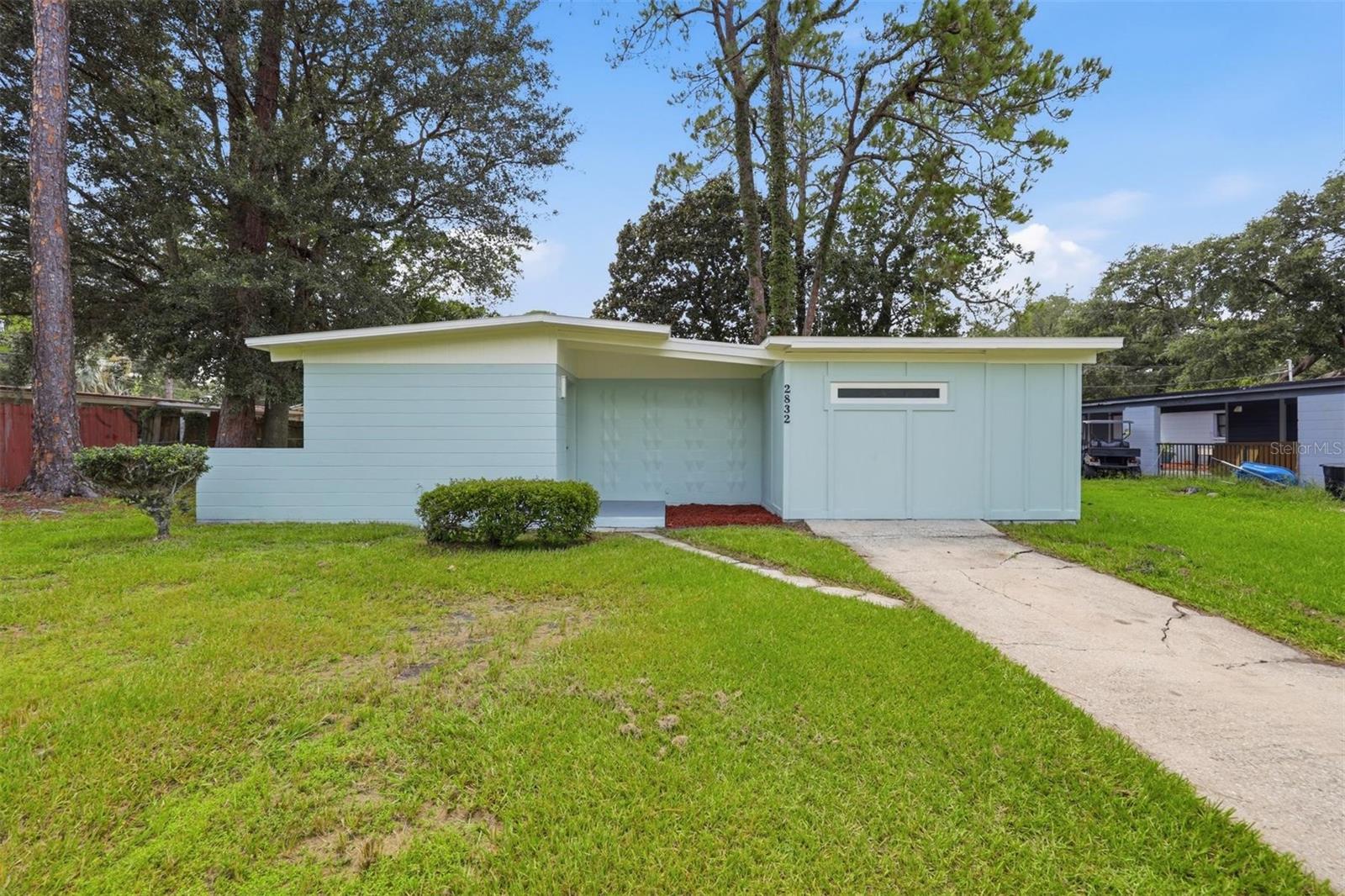 2832 Ne 11th Ter Property Photo 1