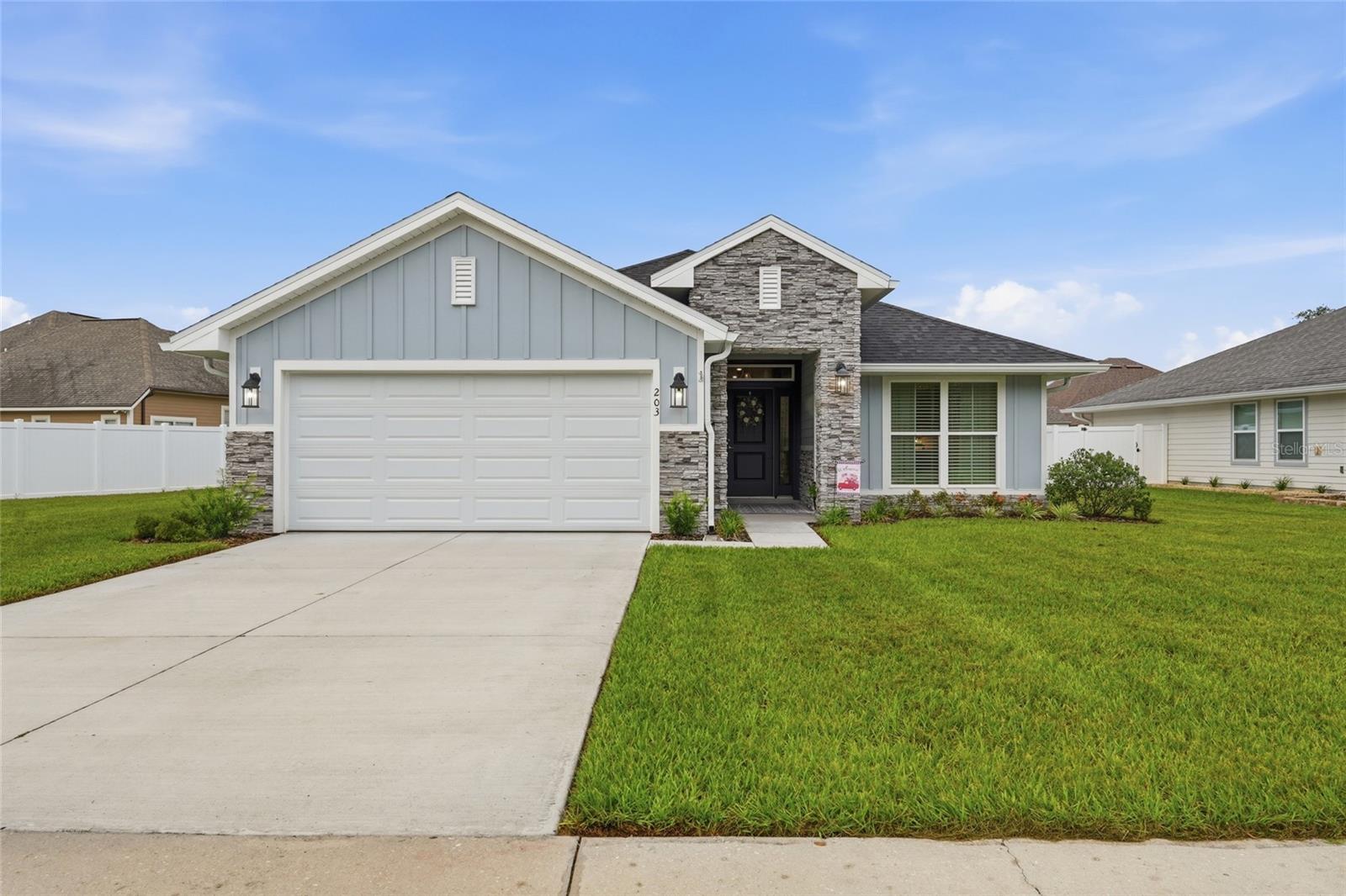 203 Sw Silver Palm Dr Property Photo 1
