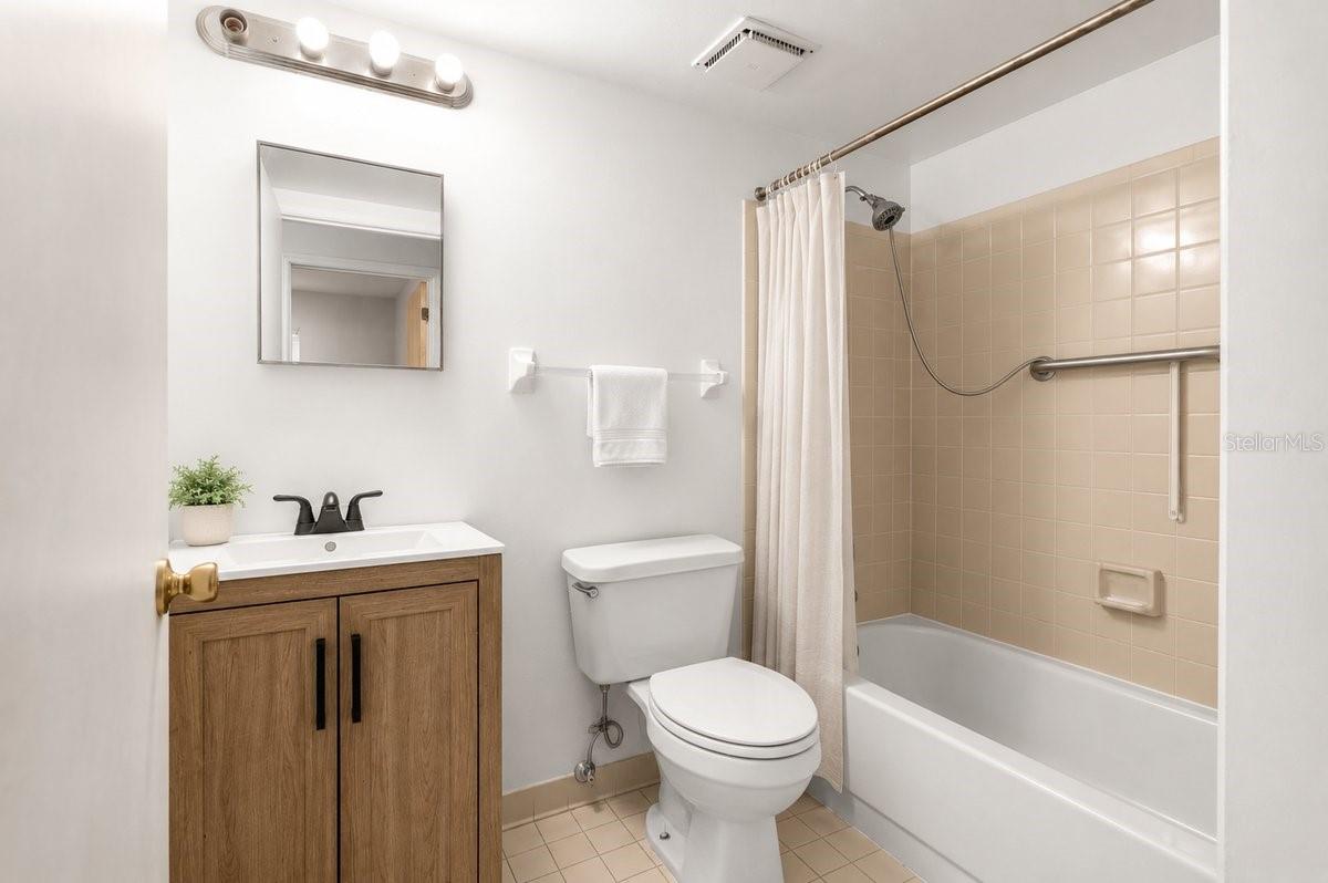 1812 Sw 70th Ter Property Photo 5