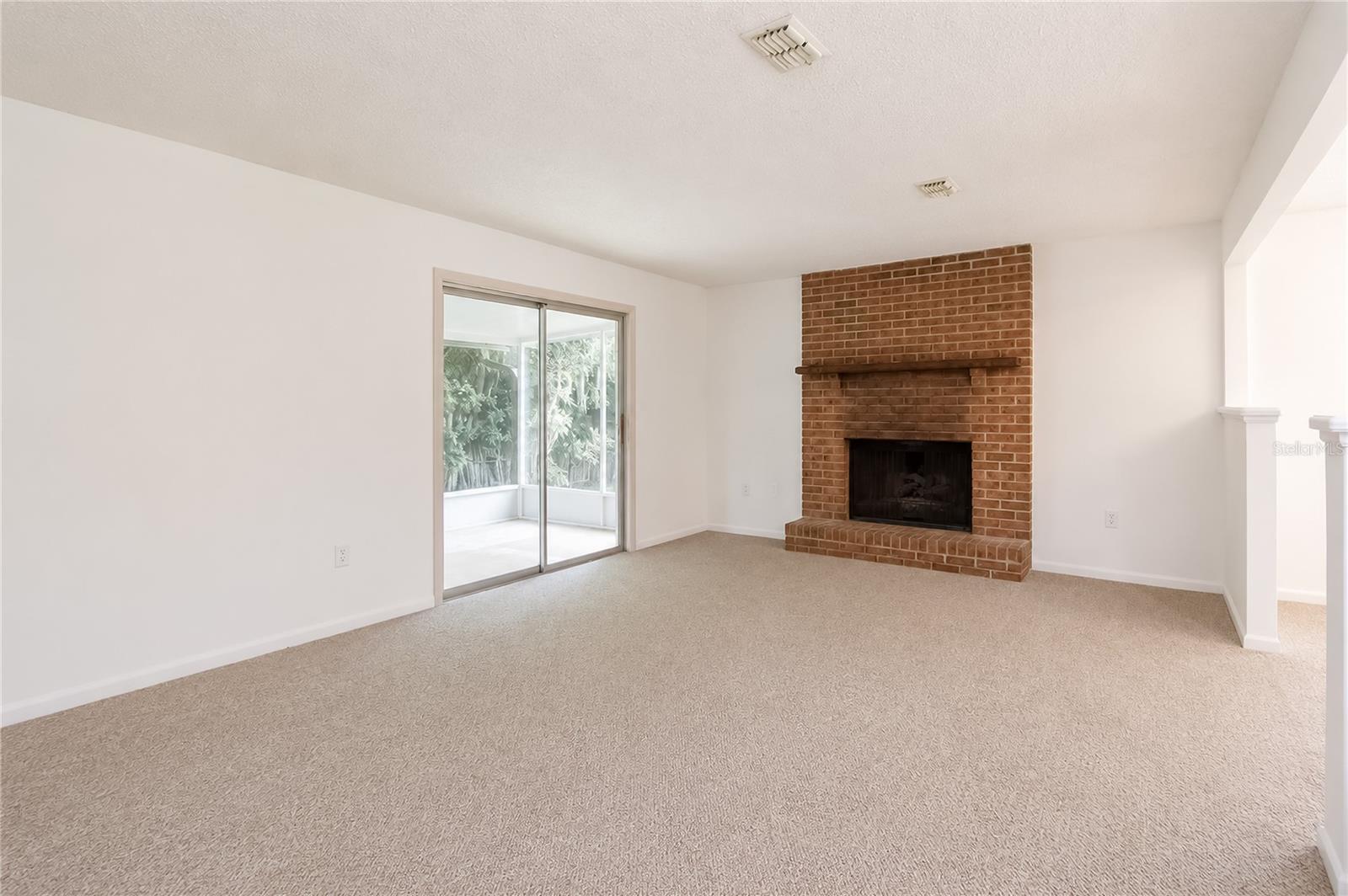 4051 Se 20th Ct Property Photo 10