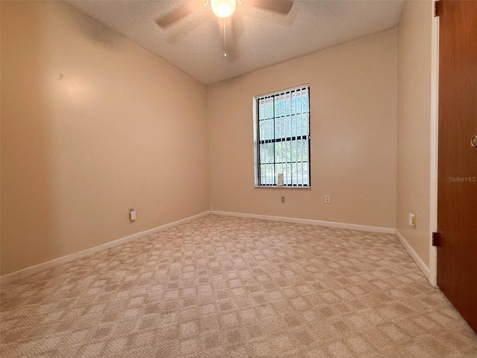 620 Glendale St Property Photo 9