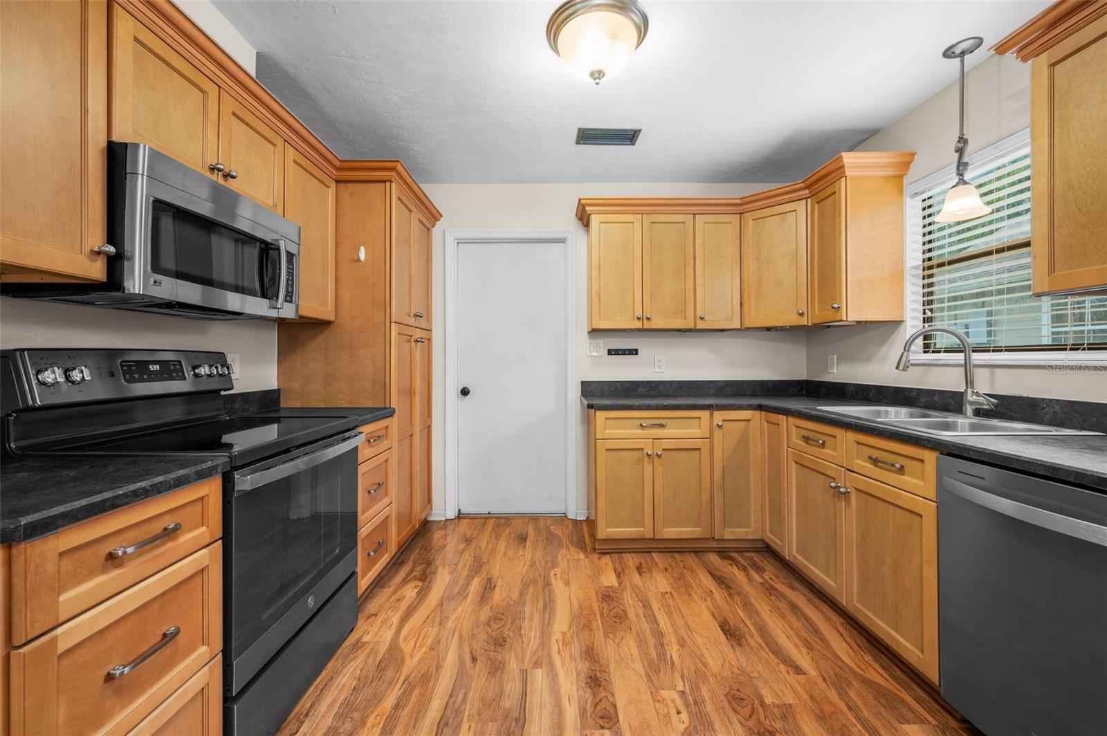 7227 Sw 22 Pl Property Photo 10