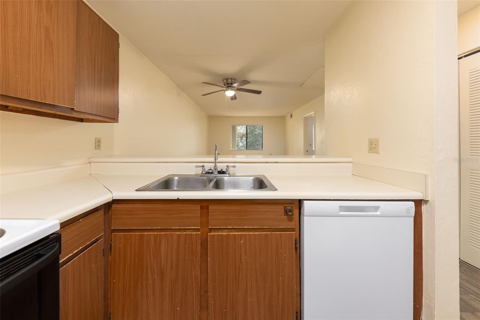 83 Se 16th Ave #e303 Property Photo 6