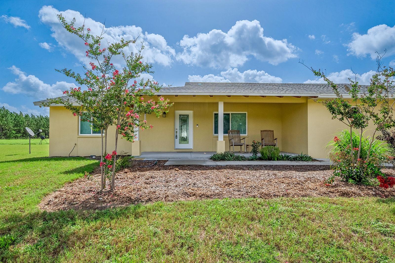 4261 Nw 57th Ct Property Photo 3
