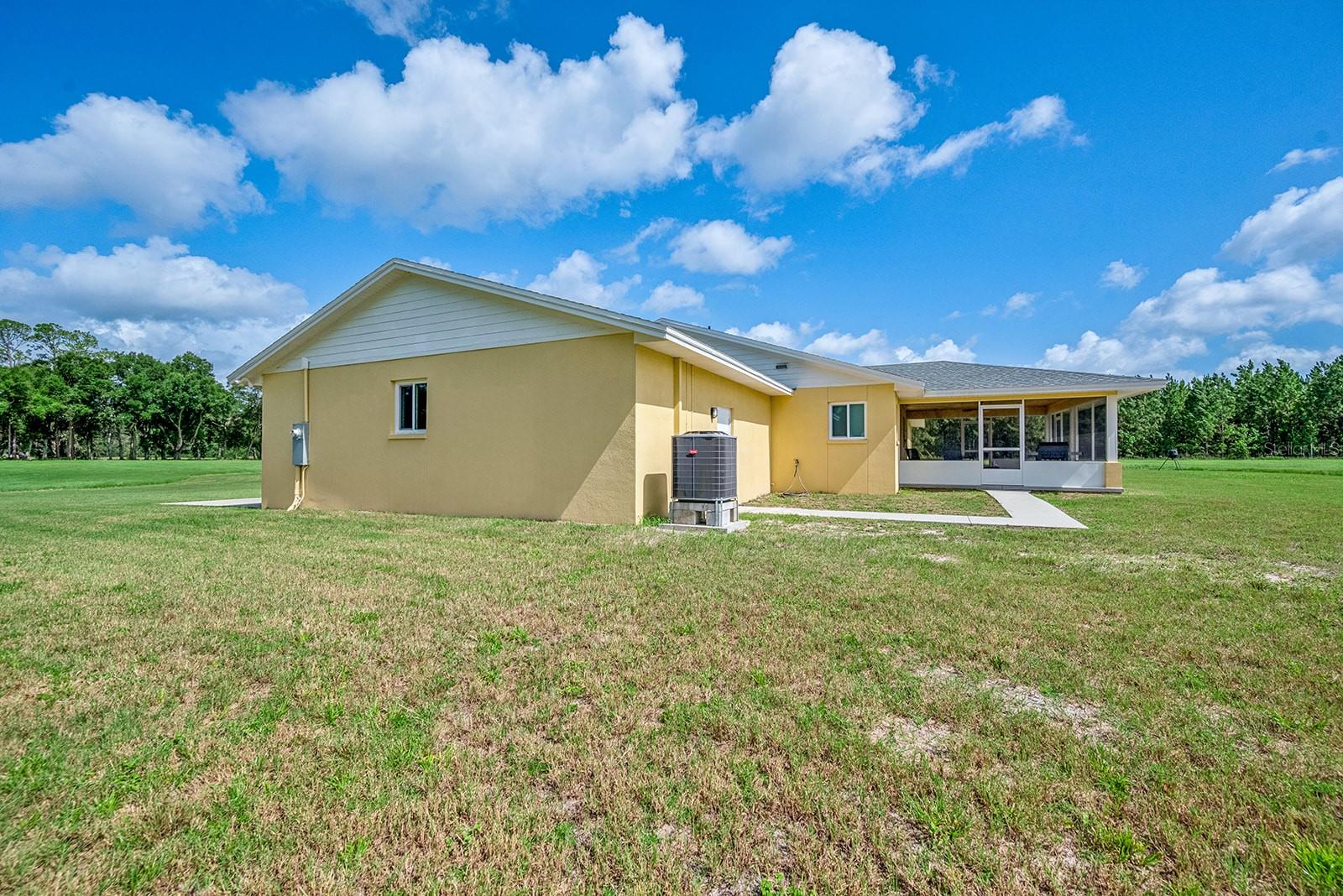 4261 Nw 57th Ct Property Photo 8