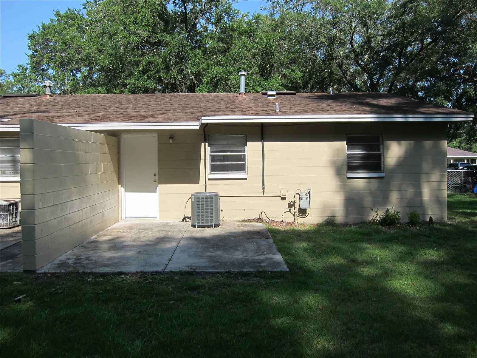 37 NE 21ST TER #B Property Photo 1