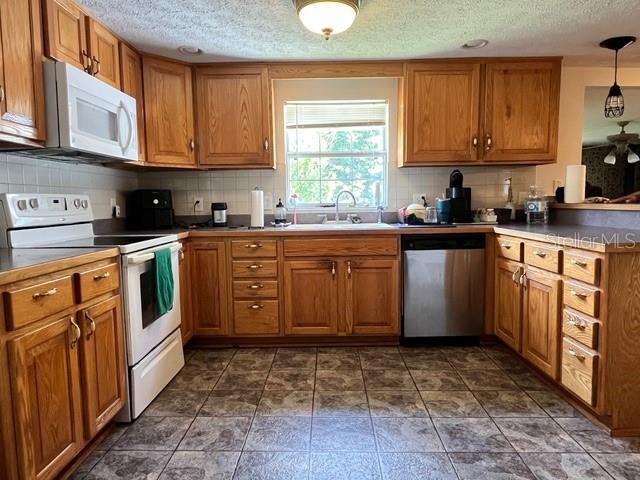 9559 Se State Road 100 Property Photo 13