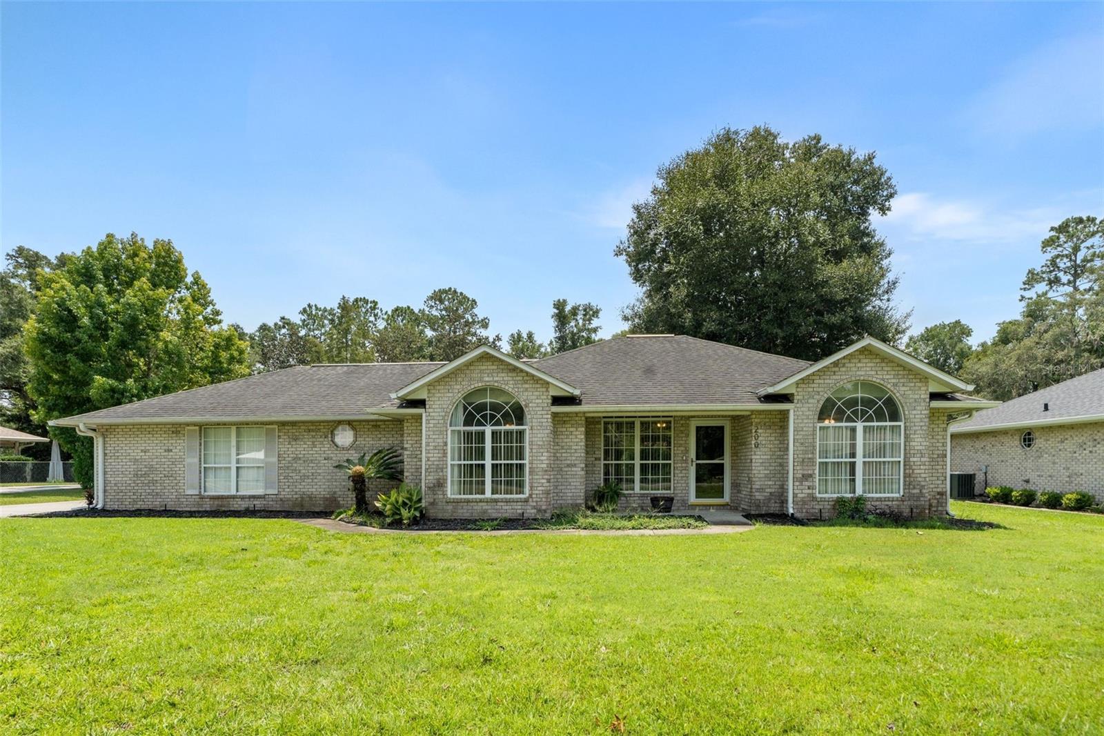 200 Nw Charlotte Gln Property Photo 1