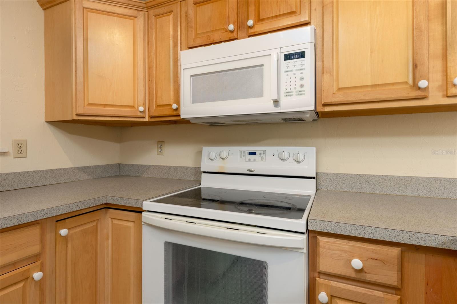 77 Se 16th Ave #b201 Property Photo 5