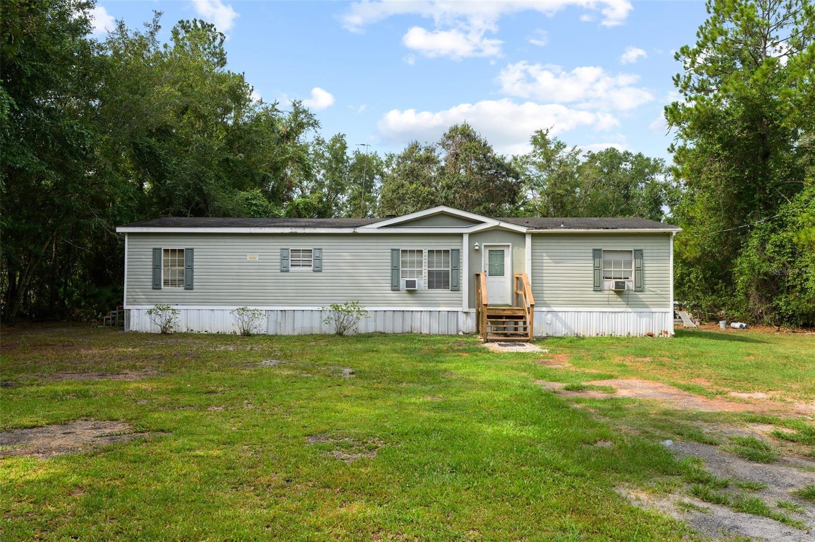 9798 State Road 100 W Property Photo 1