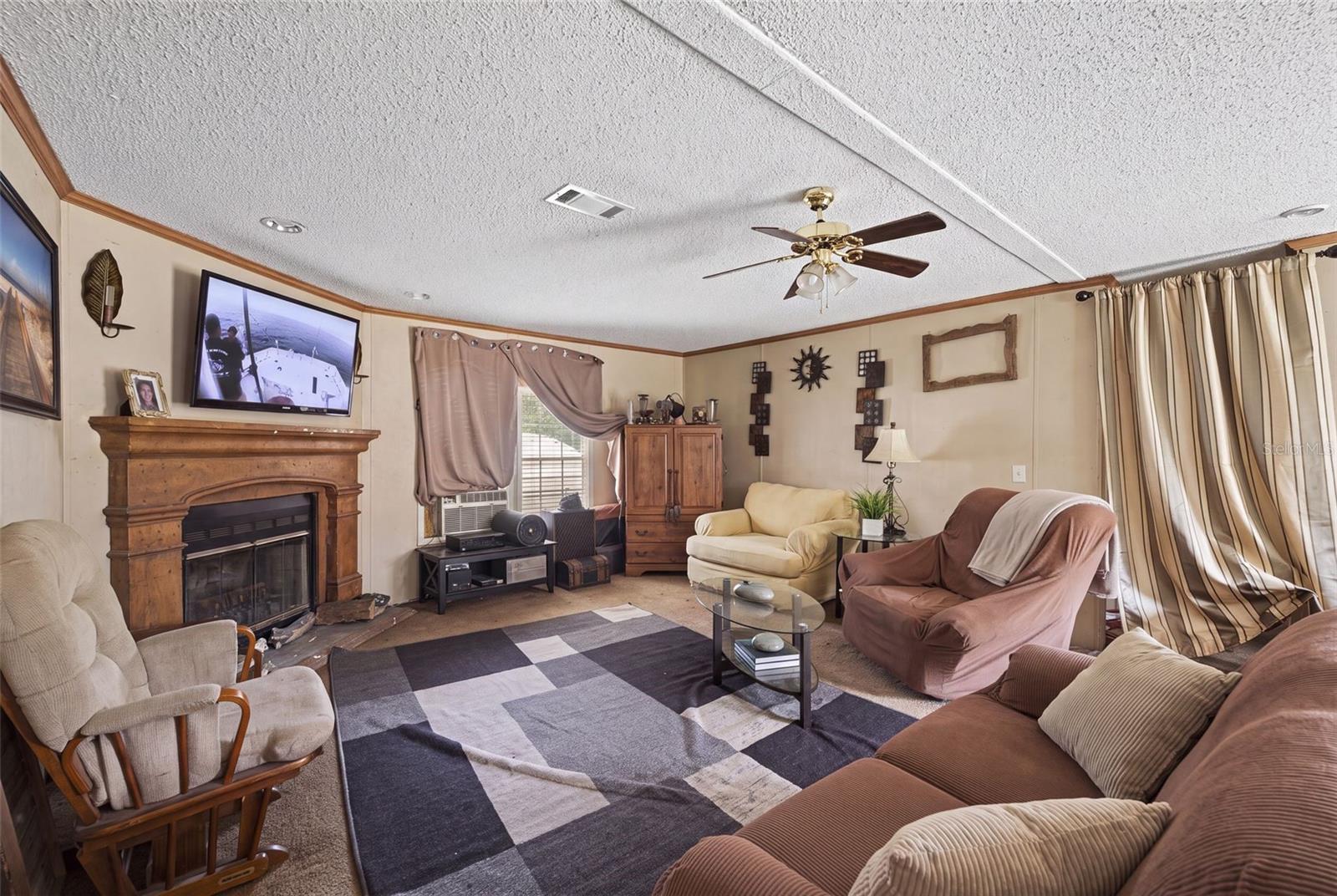 9798 State Road 100 W Property Photo 9