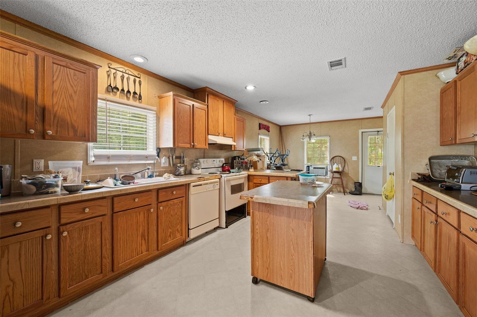 9798 State Road 100 W Property Photo 12
