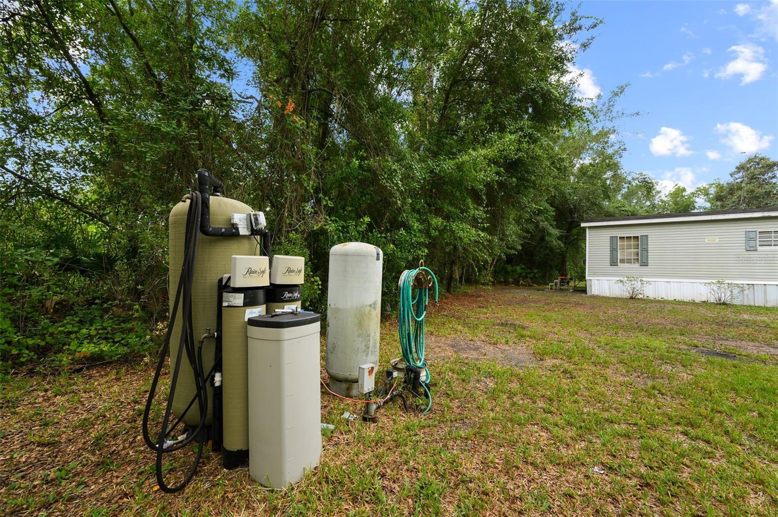 9798 State Road 100 W Property Photo 34