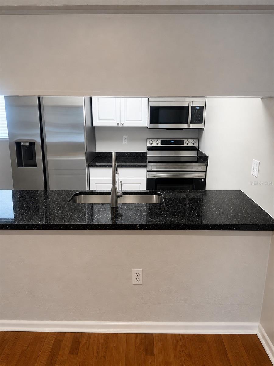 4017 Sw 22nd Rd #b Property Photo 4
