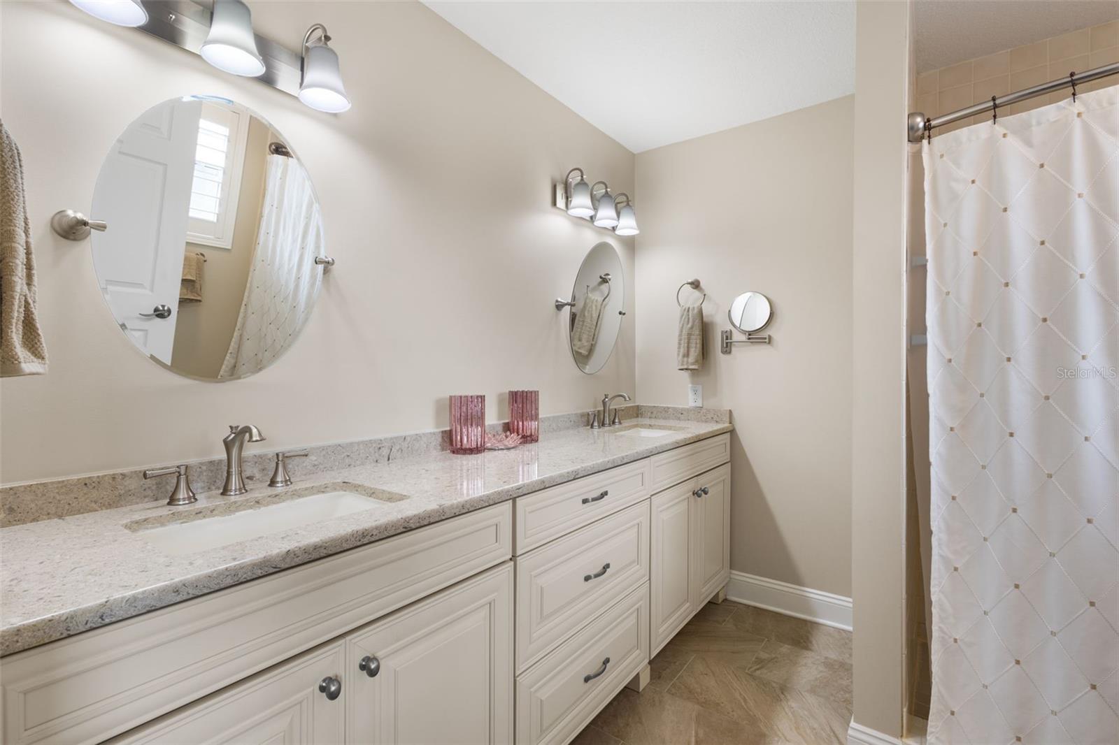 8140 Meadowlark Ct Property Photo 9