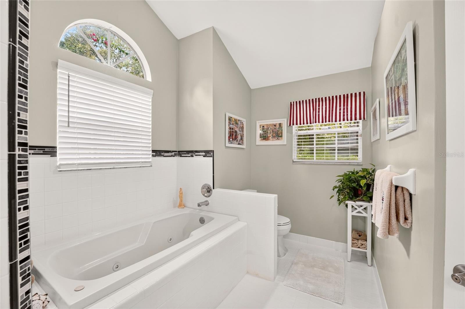 10427 Sw 55th Pl Property Photo 26