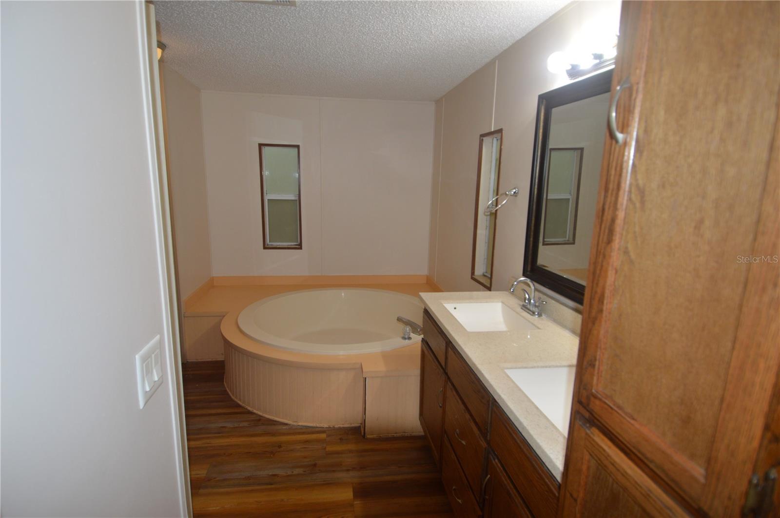 1182 Nw 27th Ter Property Photo 18