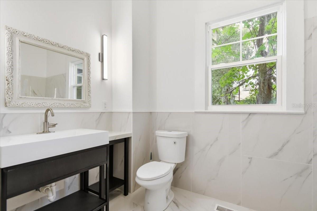 1103 N Jefferson St Property Photo 39