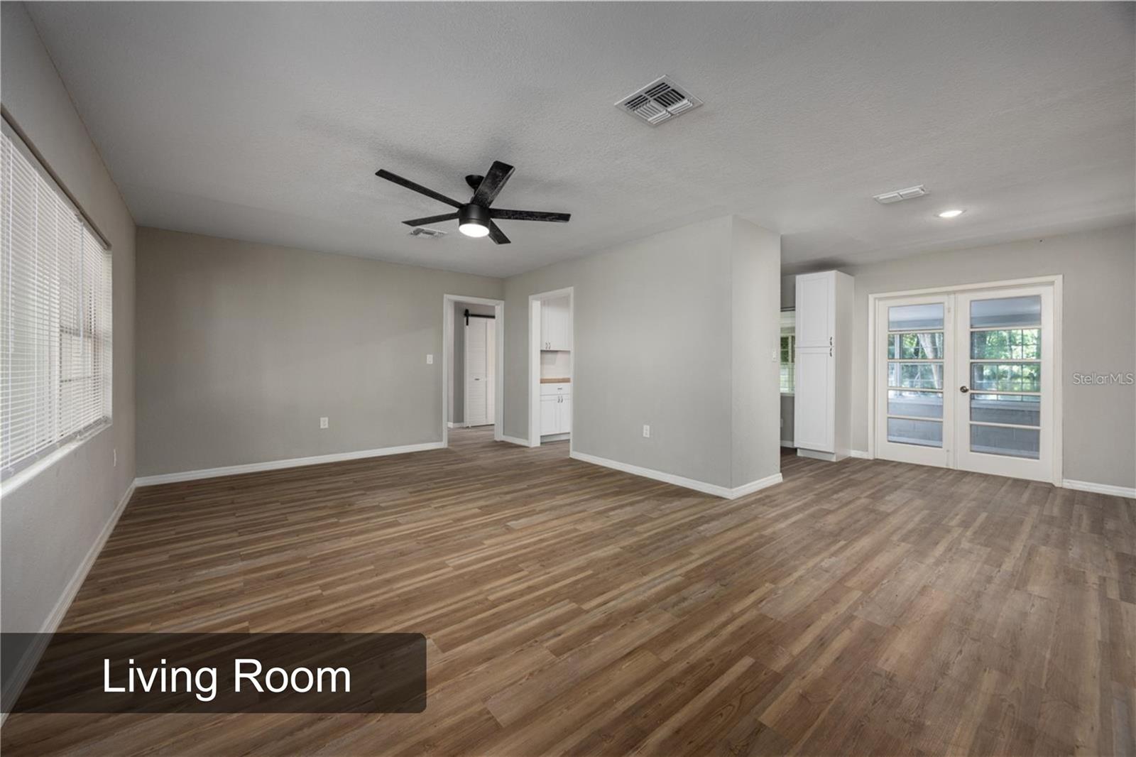 640 Nw 36th Ter Property Photo 5