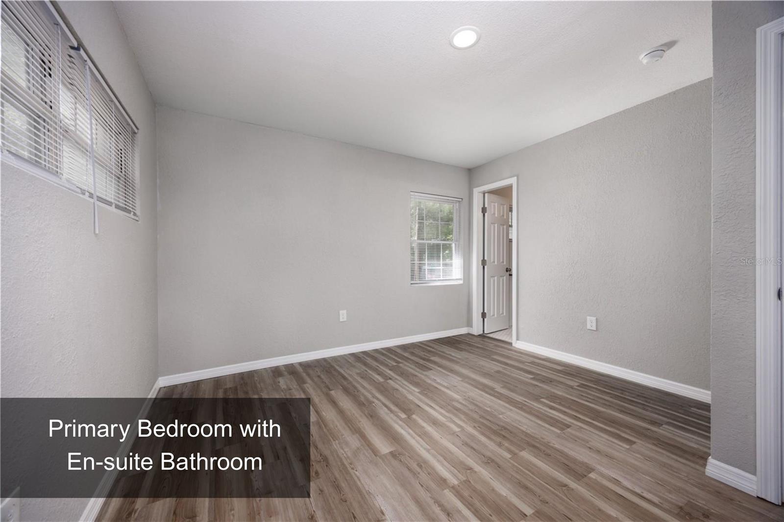 640 Nw 36th Ter Property Photo 11
