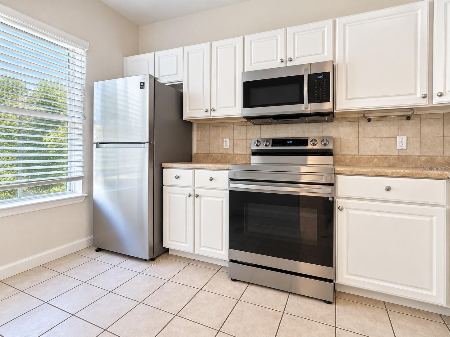 4445 Nw 49th St #102 Property Photo 4