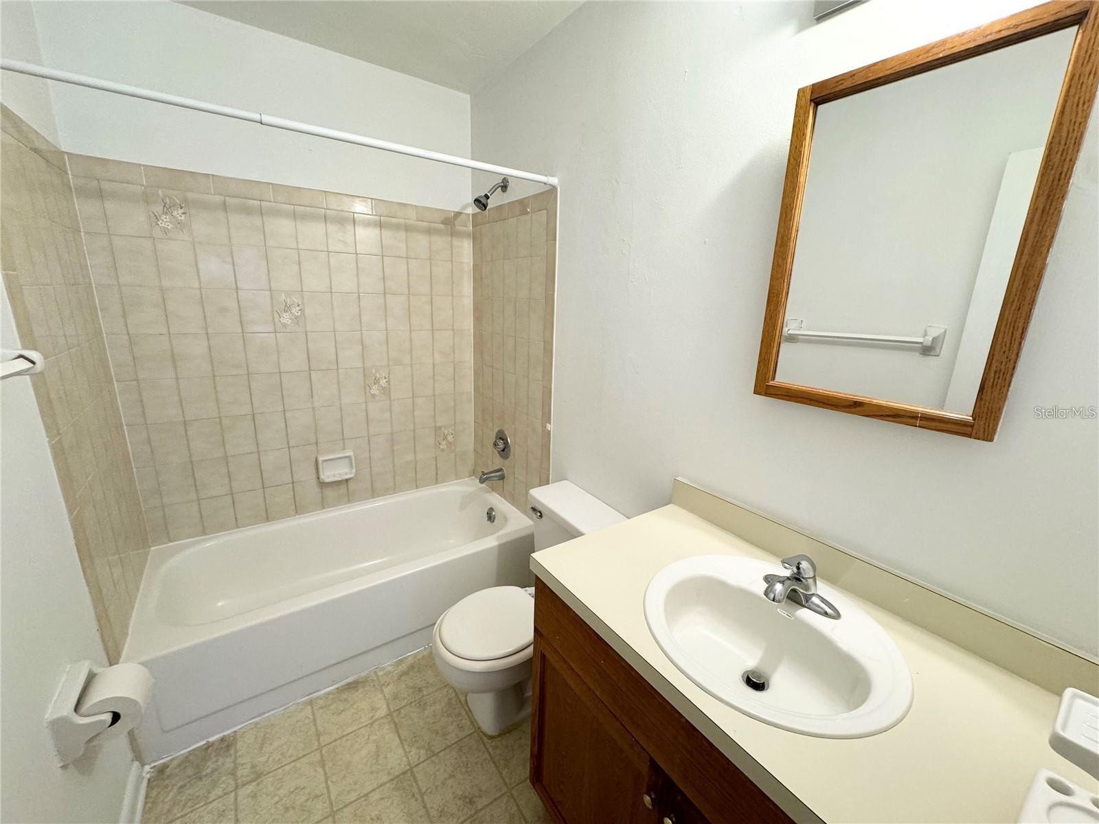 2300 Sw 43rd St #m4 Property Photo 8