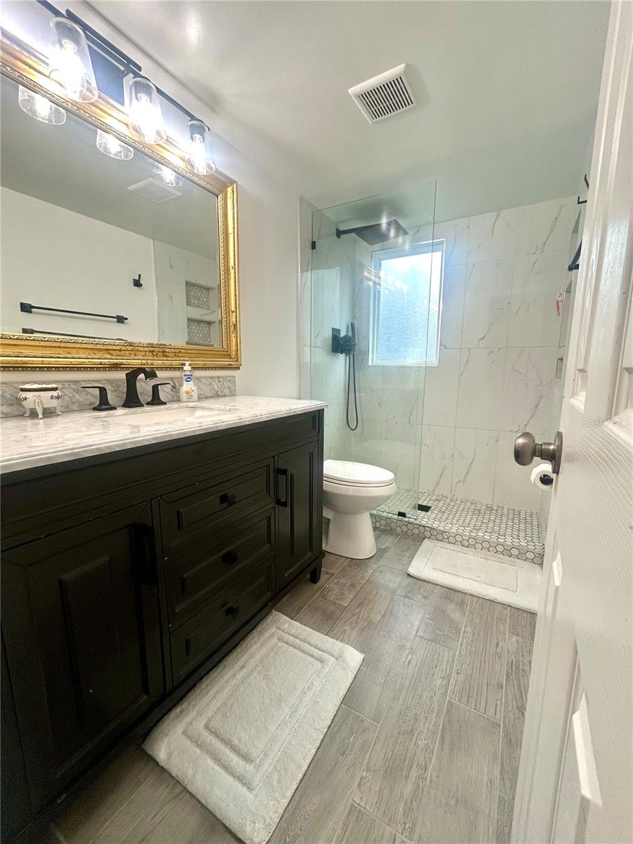 407 Nw 39th Rd #407c Property Photo 8