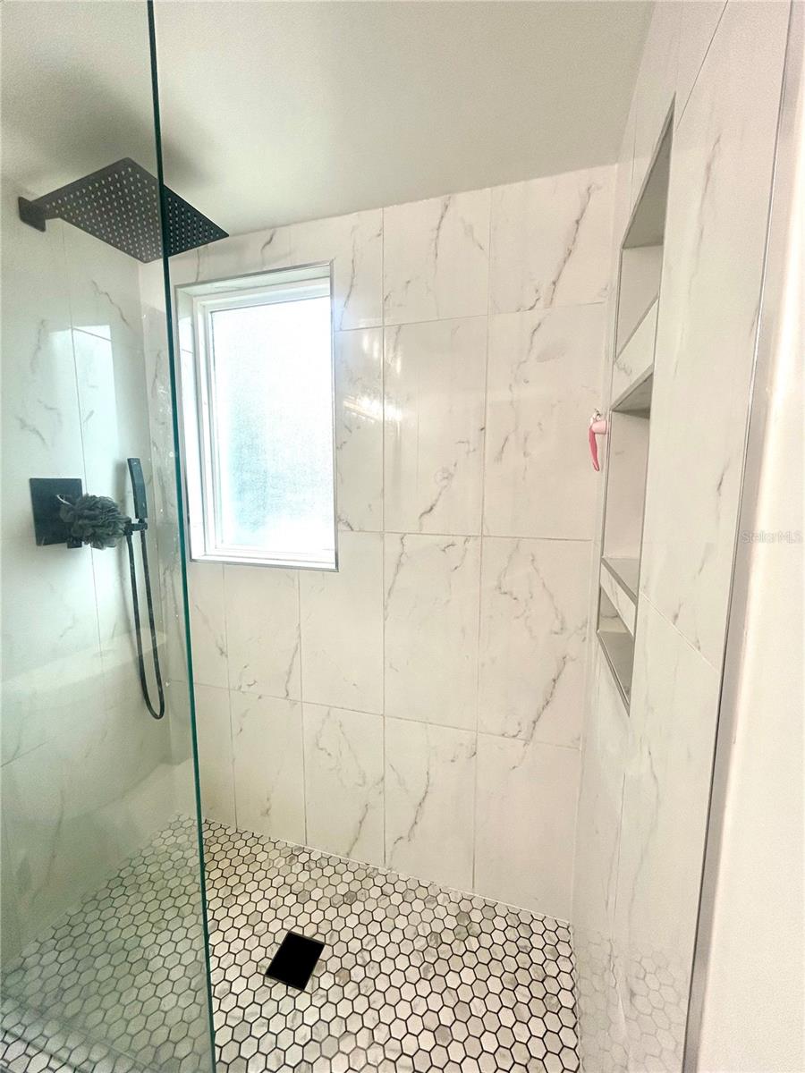 407 Nw 39th Rd #407c Property Photo 10
