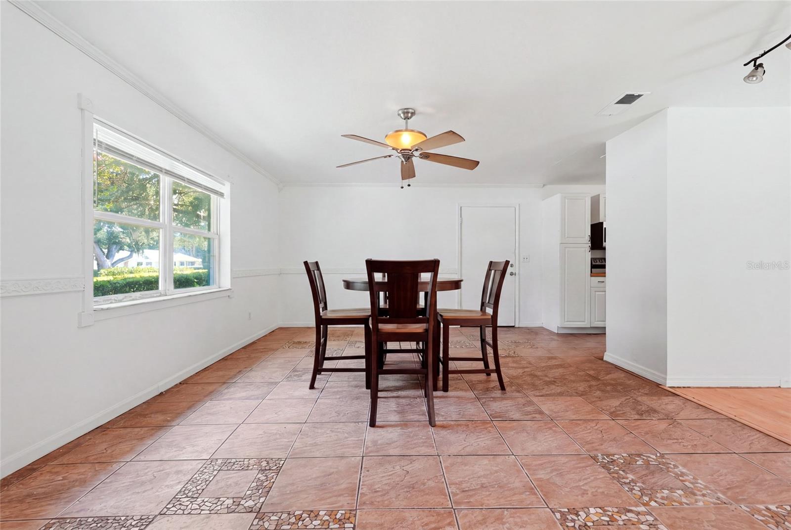 3145 Nw 48th Pl Property Photo 4