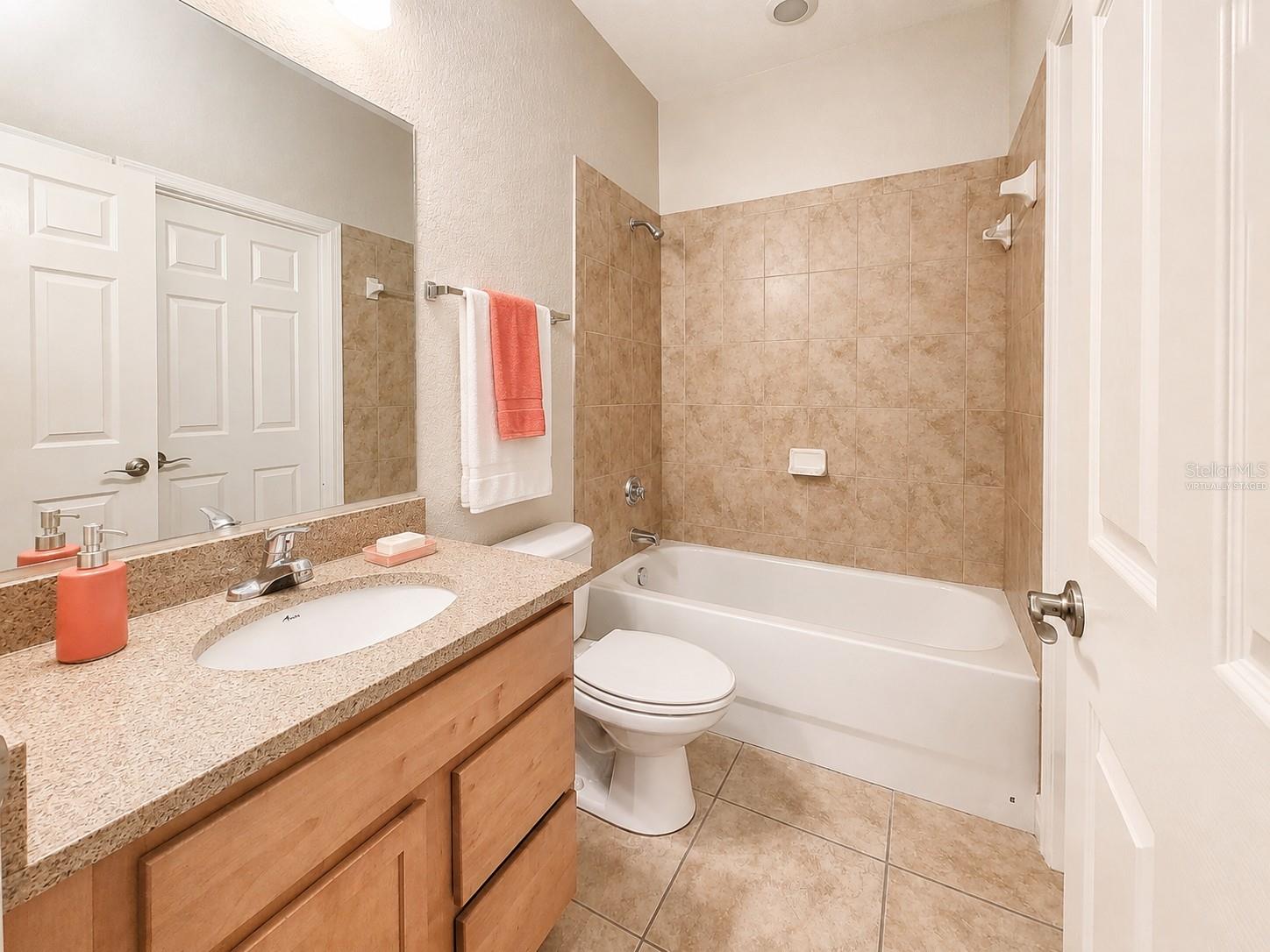 2508 Sw 35th Pl #70 Property Photo 13