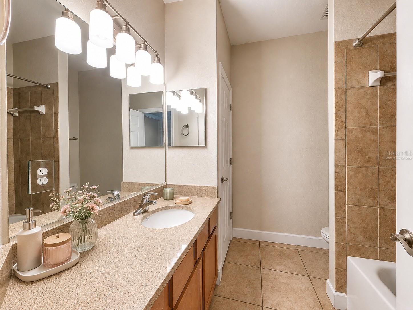 2508 Sw 35th Pl #70 Property Photo 15