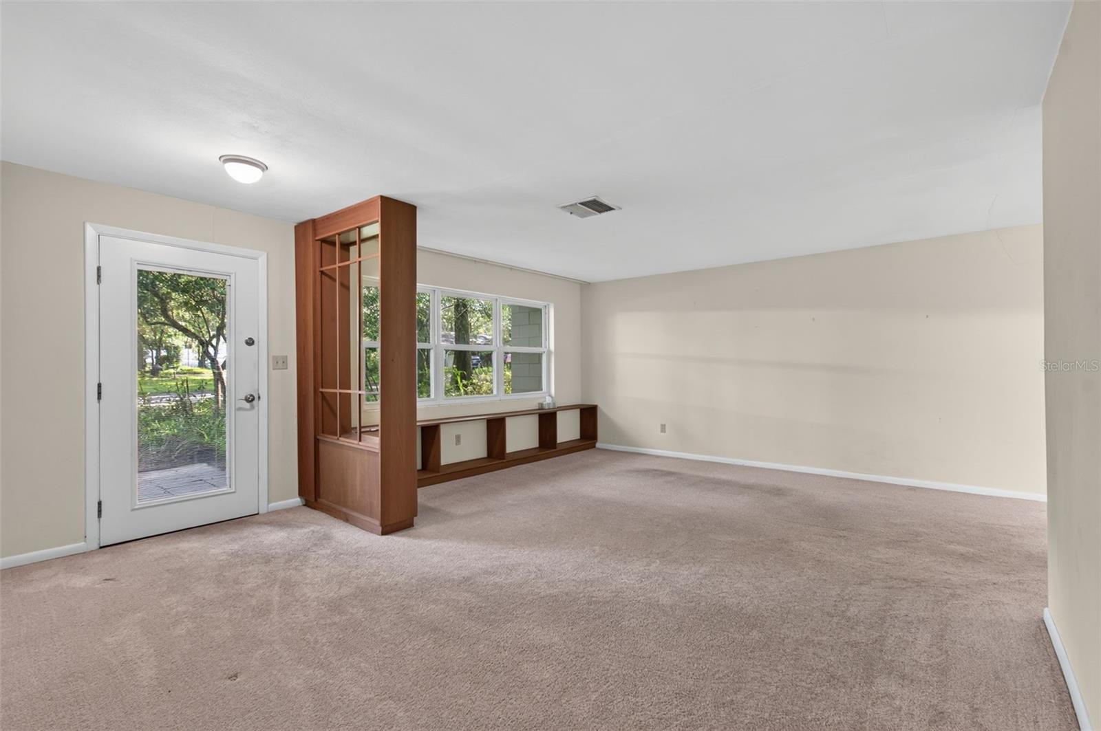 3705 Nw 7th Pl Property Photo 4