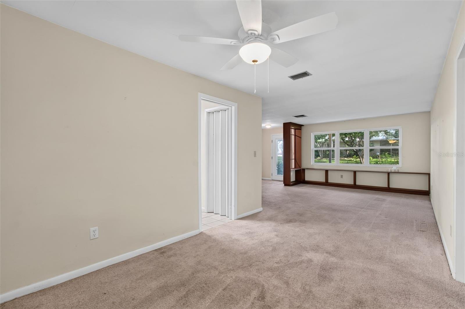 3705 Nw 7th Pl Property Photo 8