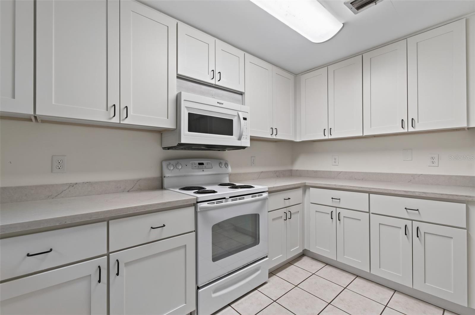 3705 Nw 7th Pl Property Photo 11
