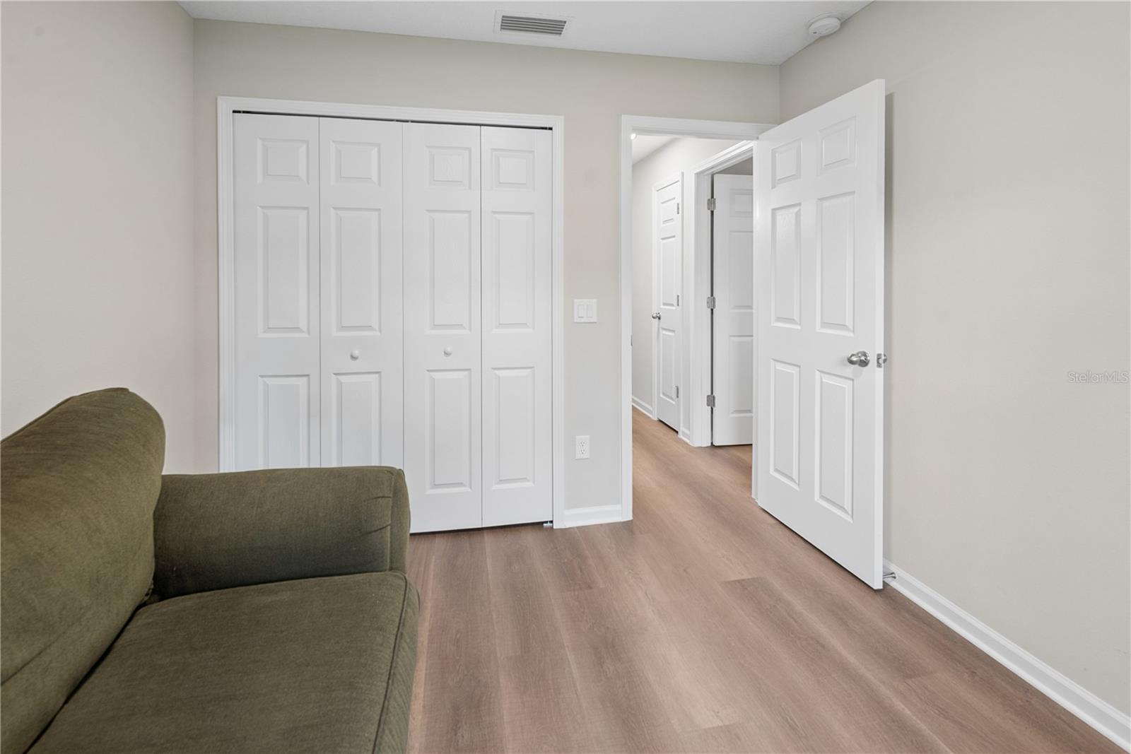 111 Breezeway Ave Property Photo 25