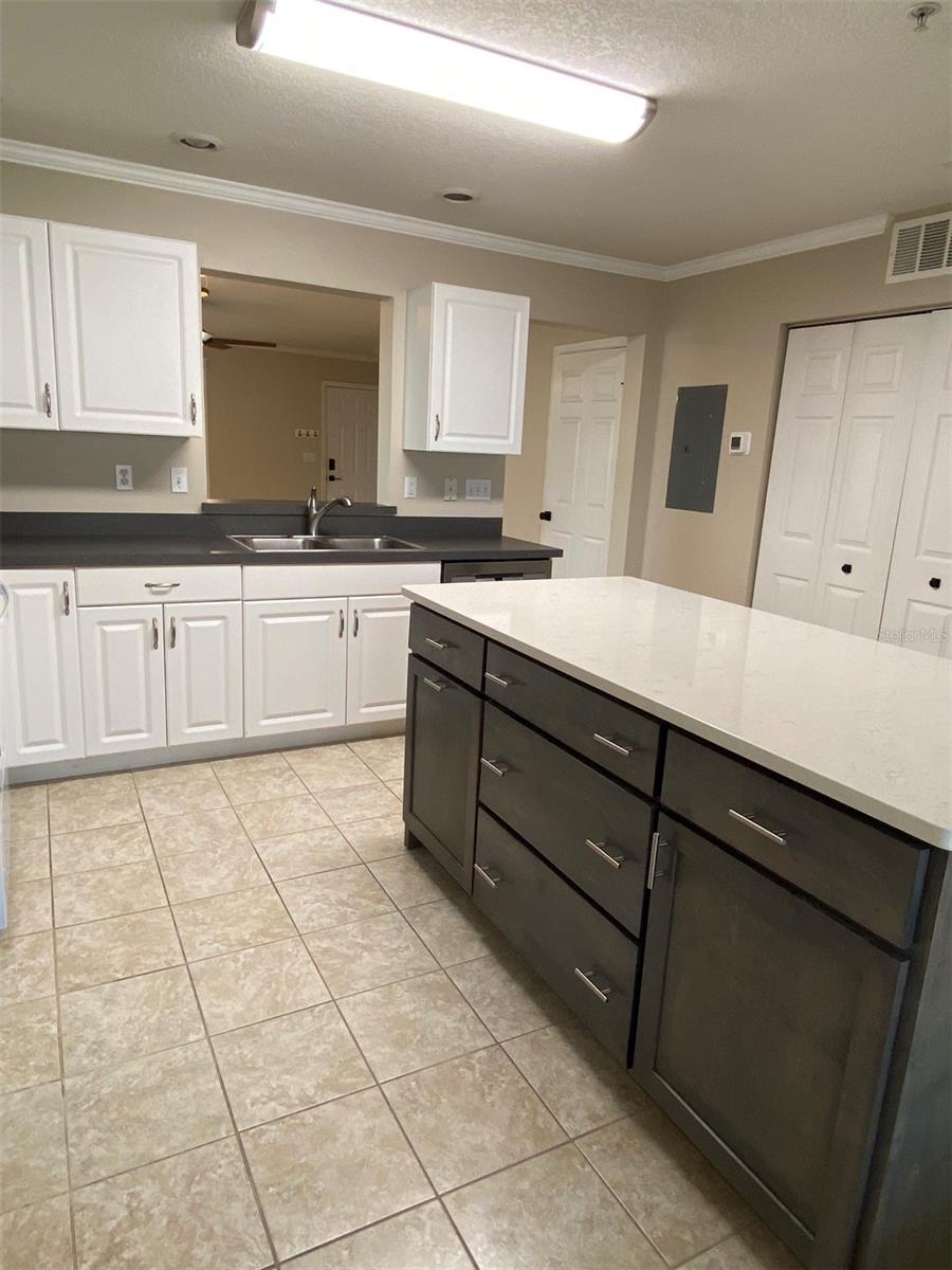 4574 Sw 48th Way #103 Property Photo 4