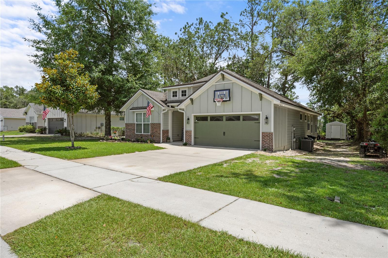 619 Sw Bellflower Property Photo 34
