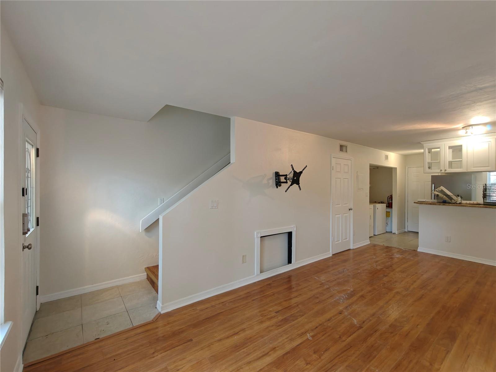 620 Sw 10th Lane #4 Property Photo 4