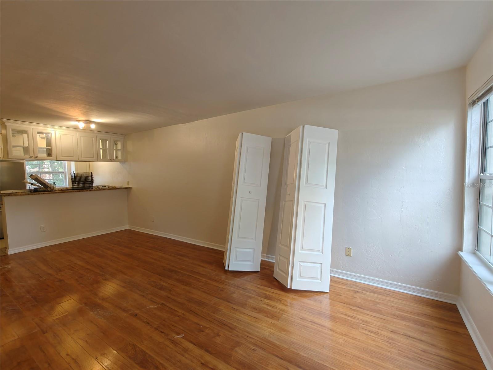 620 Sw 10th Lane #4 Property Photo 5