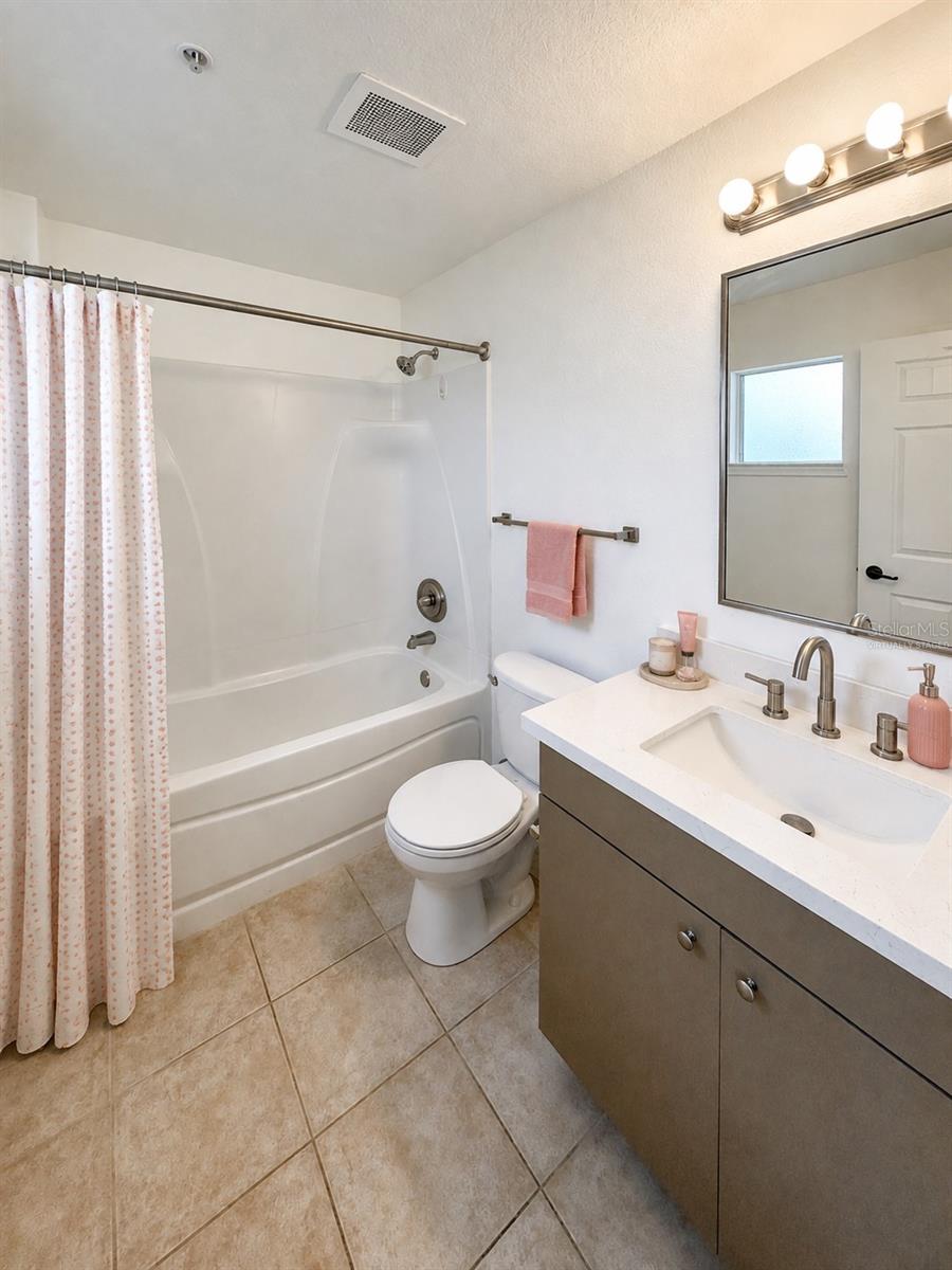 835 Sw 9th St #210 Property Photo 23