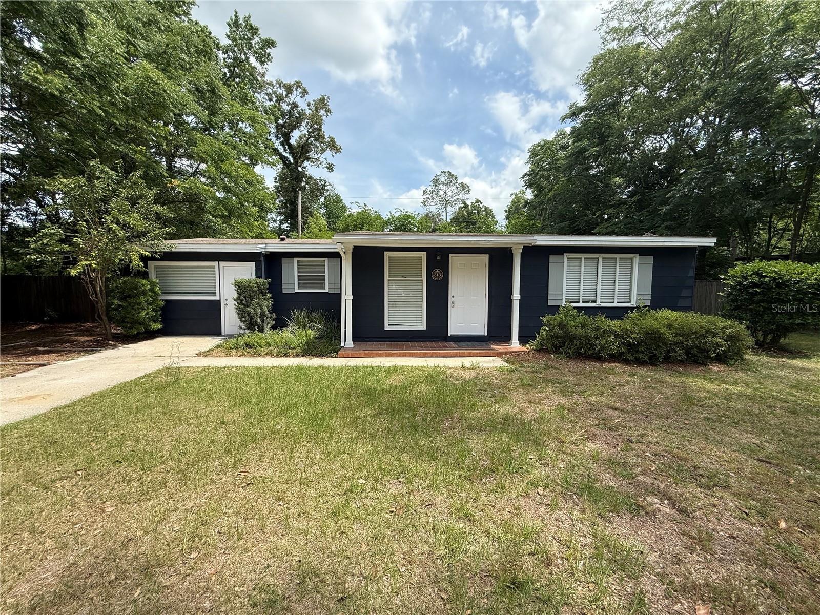 313 Nw 34th Dr Property Photo 1