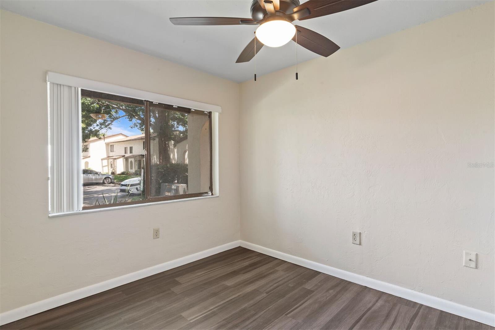 2635 Sw 35th Pl #301 Property Photo 4