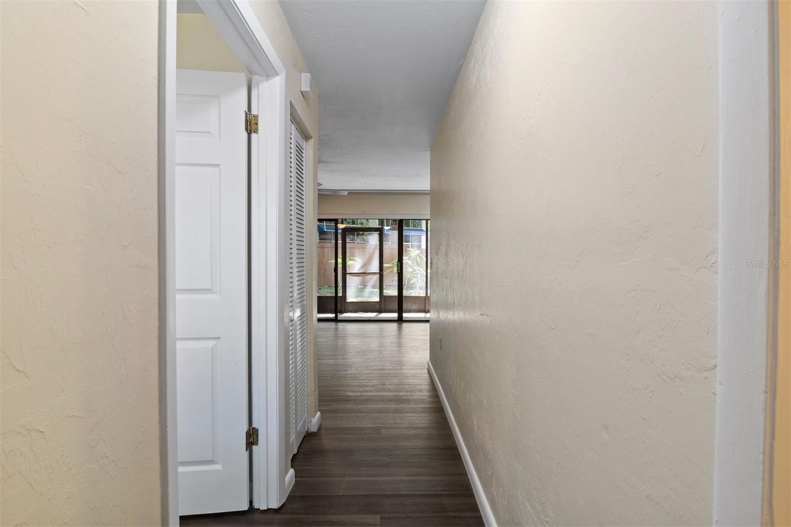 2635 Sw 35th Pl #301 Property Photo 8
