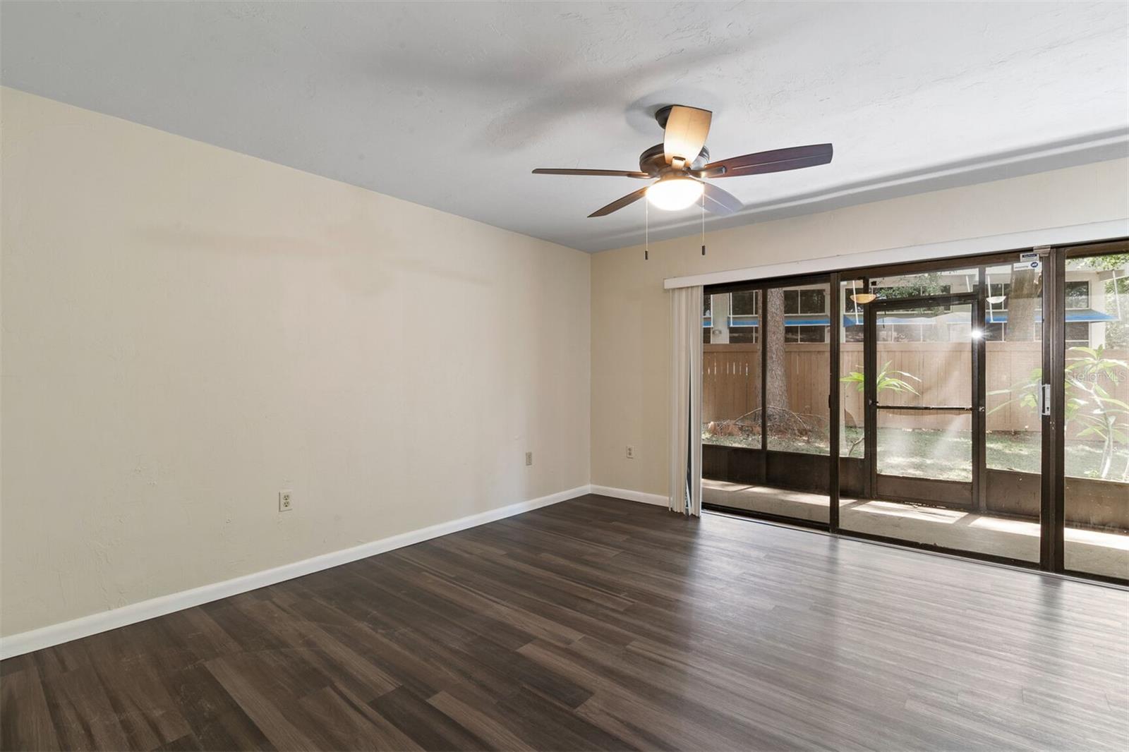2635 Sw 35th Pl #301 Property Photo 9