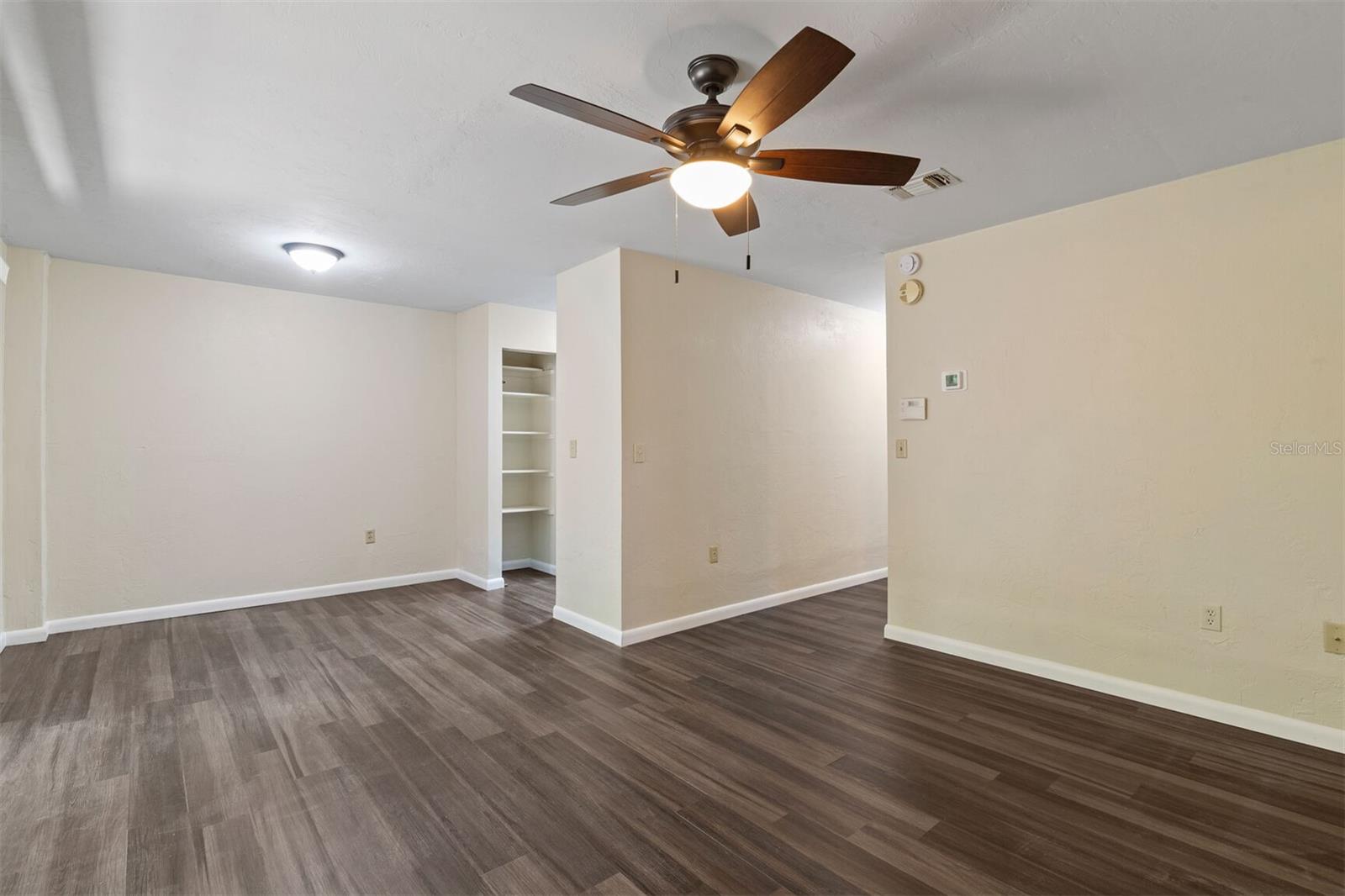 2635 Sw 35th Pl #301 Property Photo 10