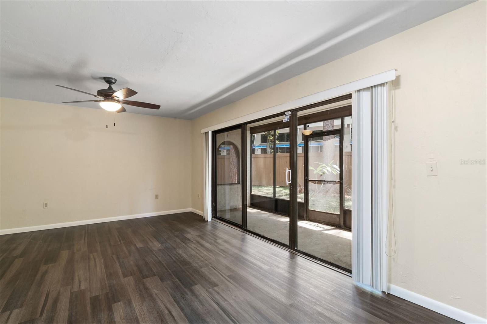 2635 Sw 35th Pl #301 Property Photo 15